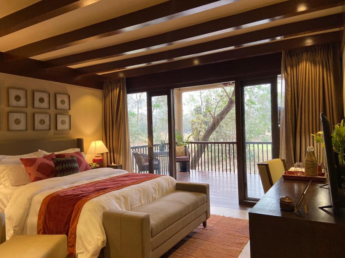 Miraaya Wellness Hotel Chitwan Bagian luar foto