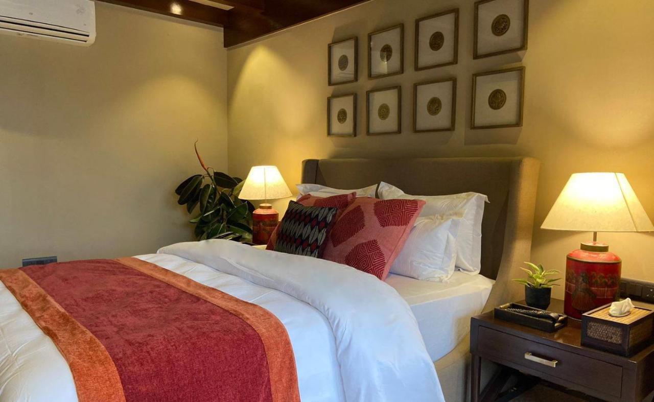 Miraaya Wellness Hotel Chitwan Bagian luar foto