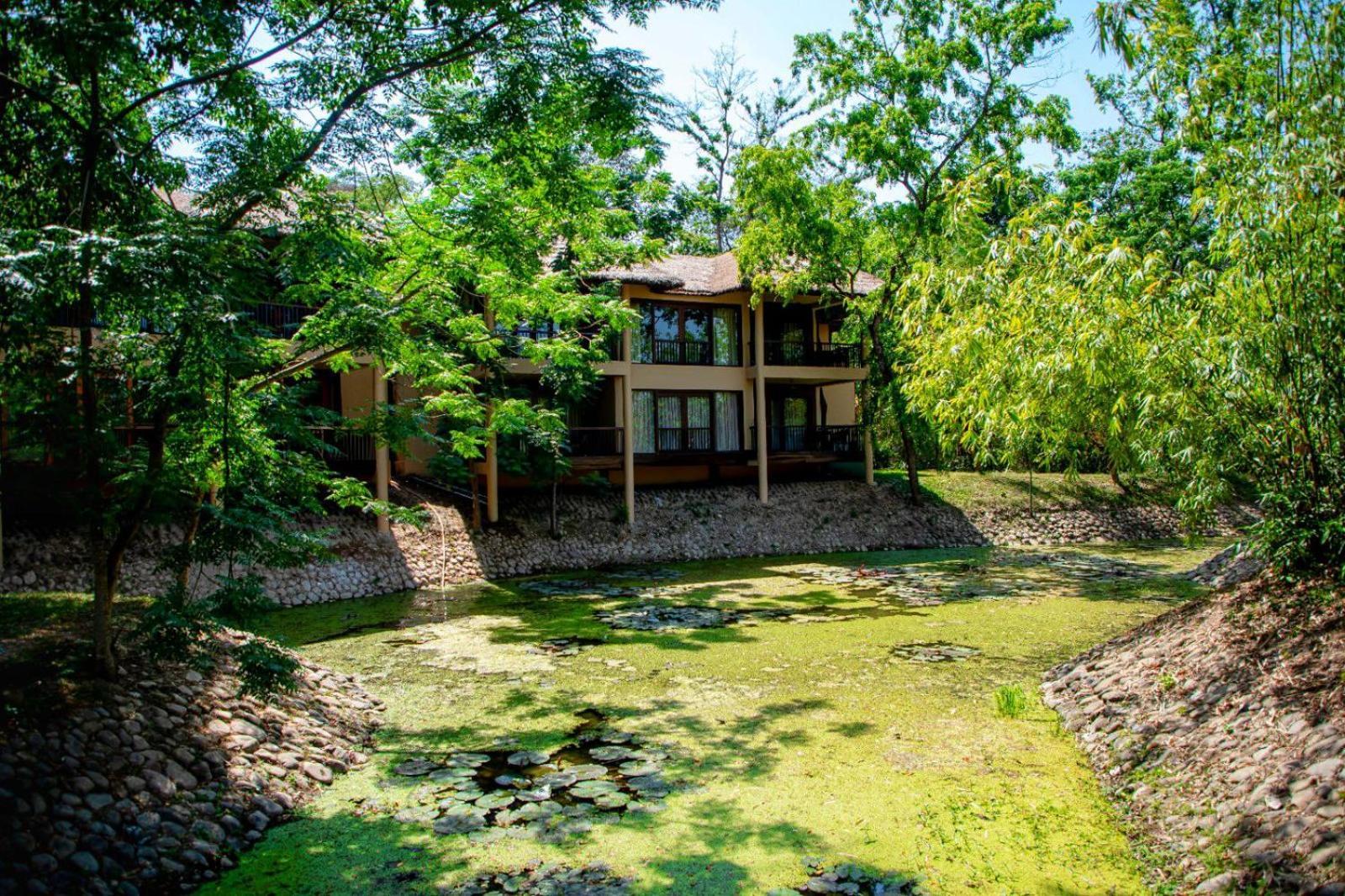 Miraaya Wellness Hotel Chitwan Bagian luar foto