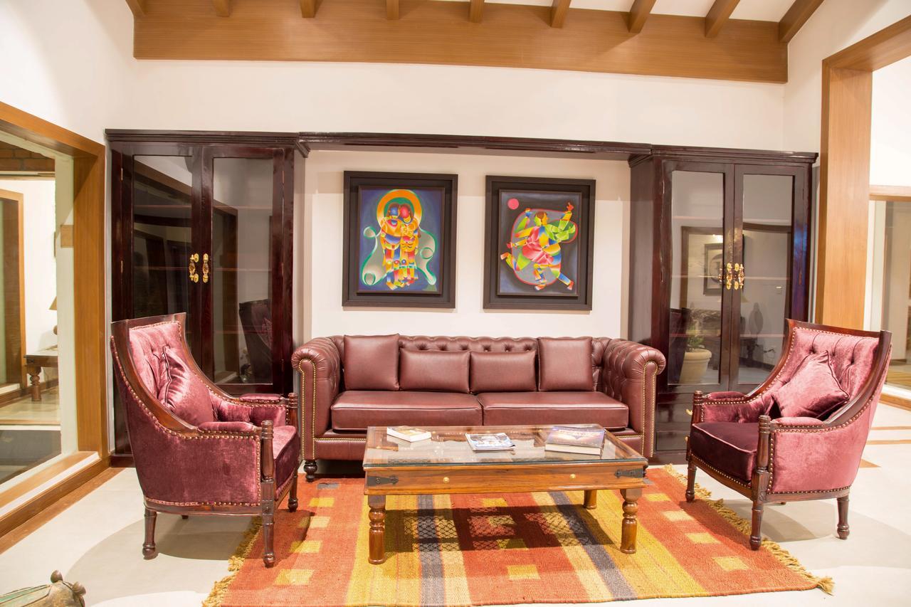 Miraaya Wellness Hotel Chitwan Bagian luar foto