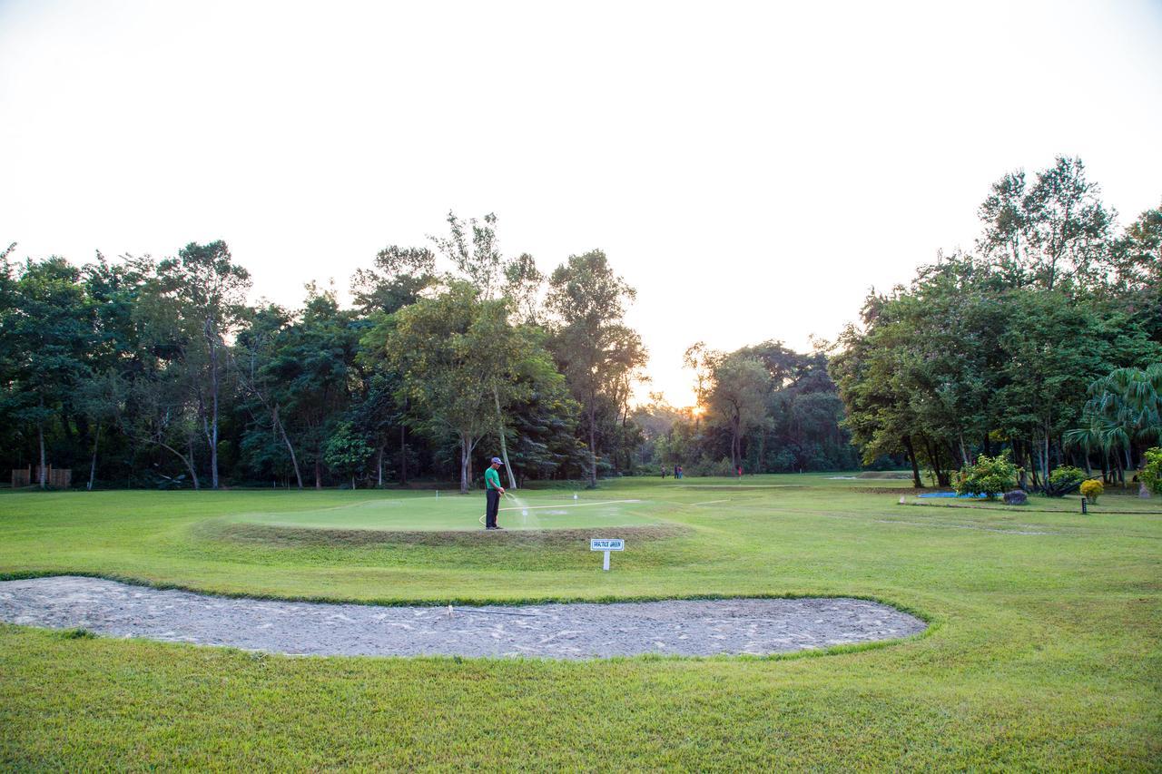 Miraaya Wellness Hotel Chitwan Bagian luar foto