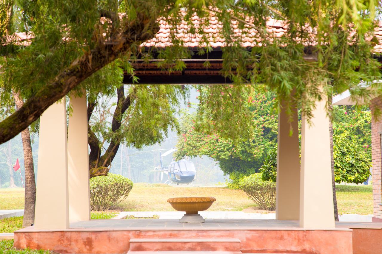 Miraaya Wellness Hotel Chitwan Bagian luar foto
