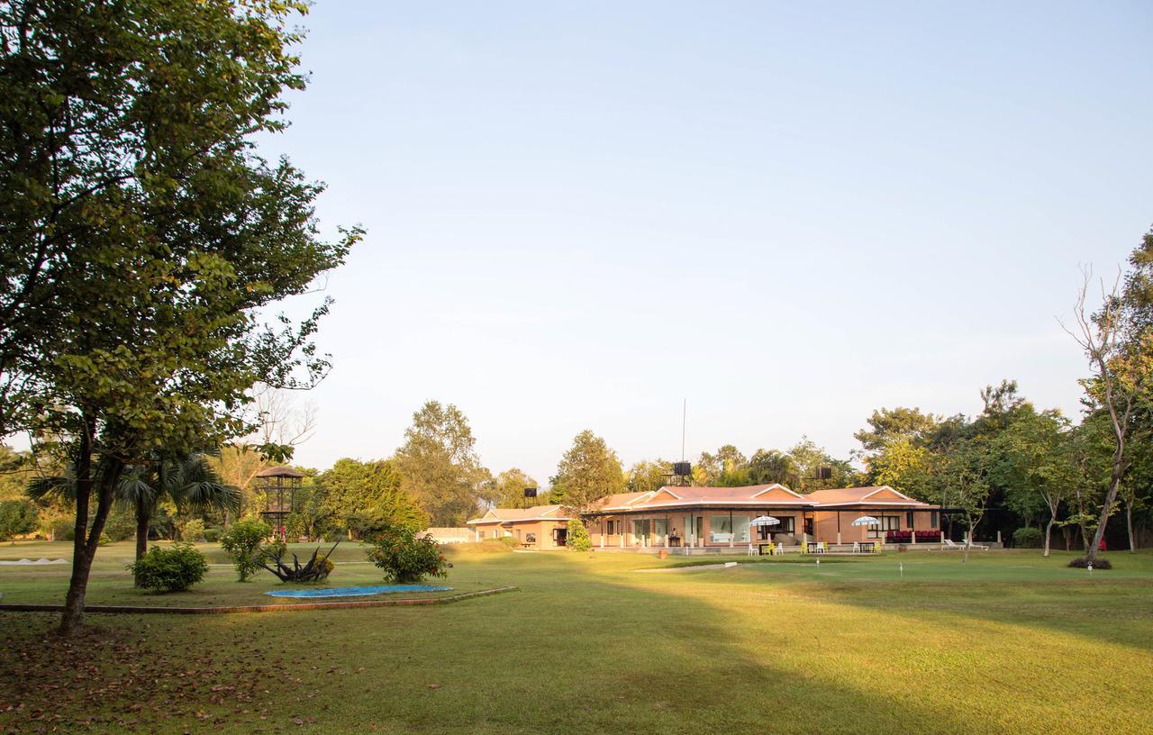 Miraaya Wellness Hotel Chitwan Bagian luar foto