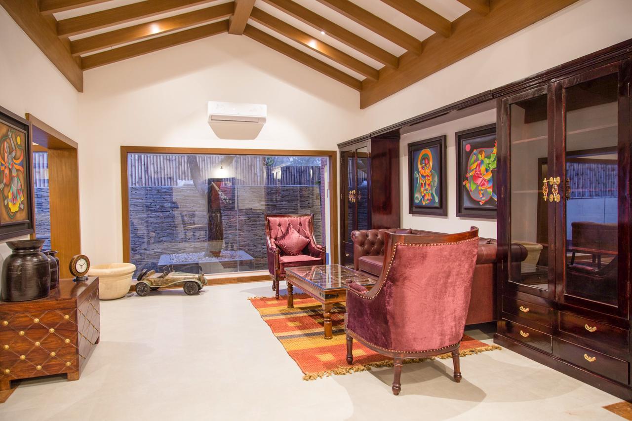 Miraaya Wellness Hotel Chitwan Bagian luar foto