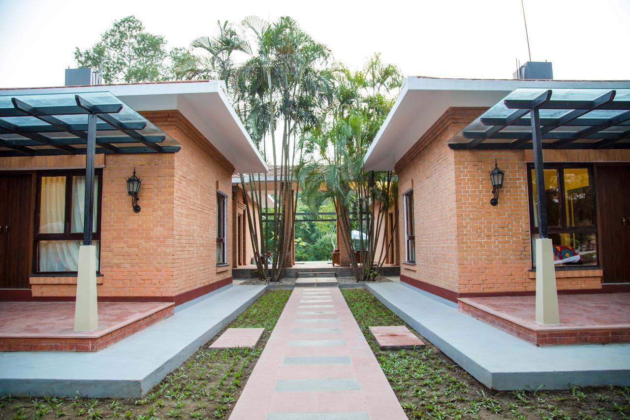 Miraaya Wellness Hotel Chitwan Bagian luar foto